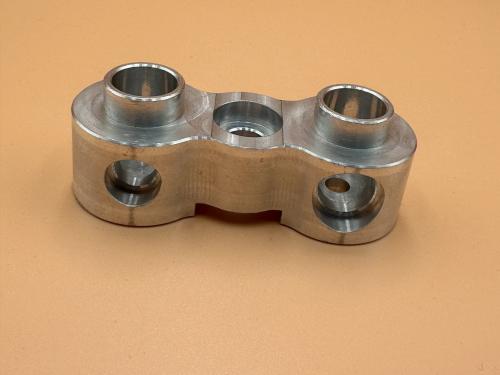 In itinere innovation et progressionem de CNC machining sub provocationem de environmental praesidium